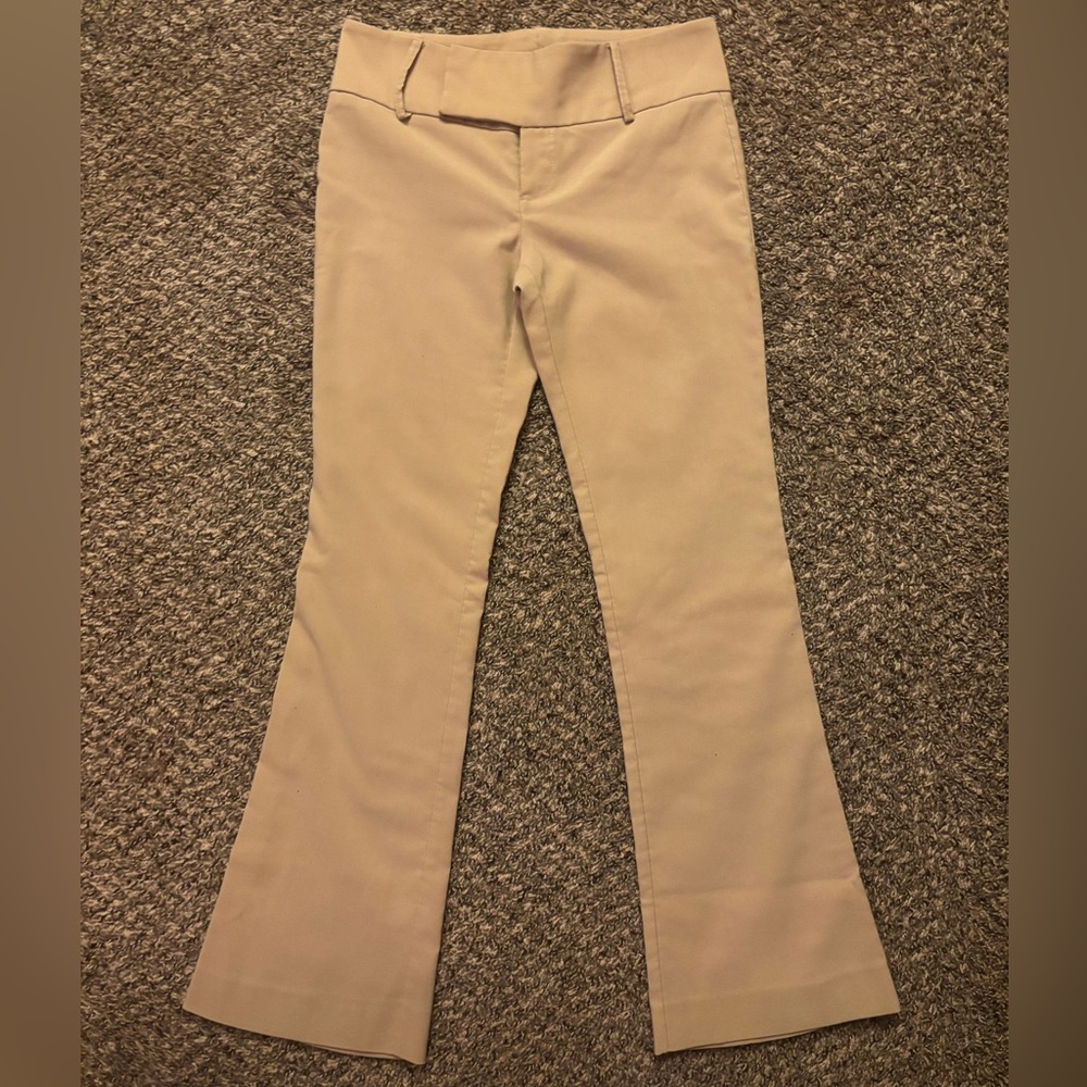 Women’s khakis grass collections size 3.